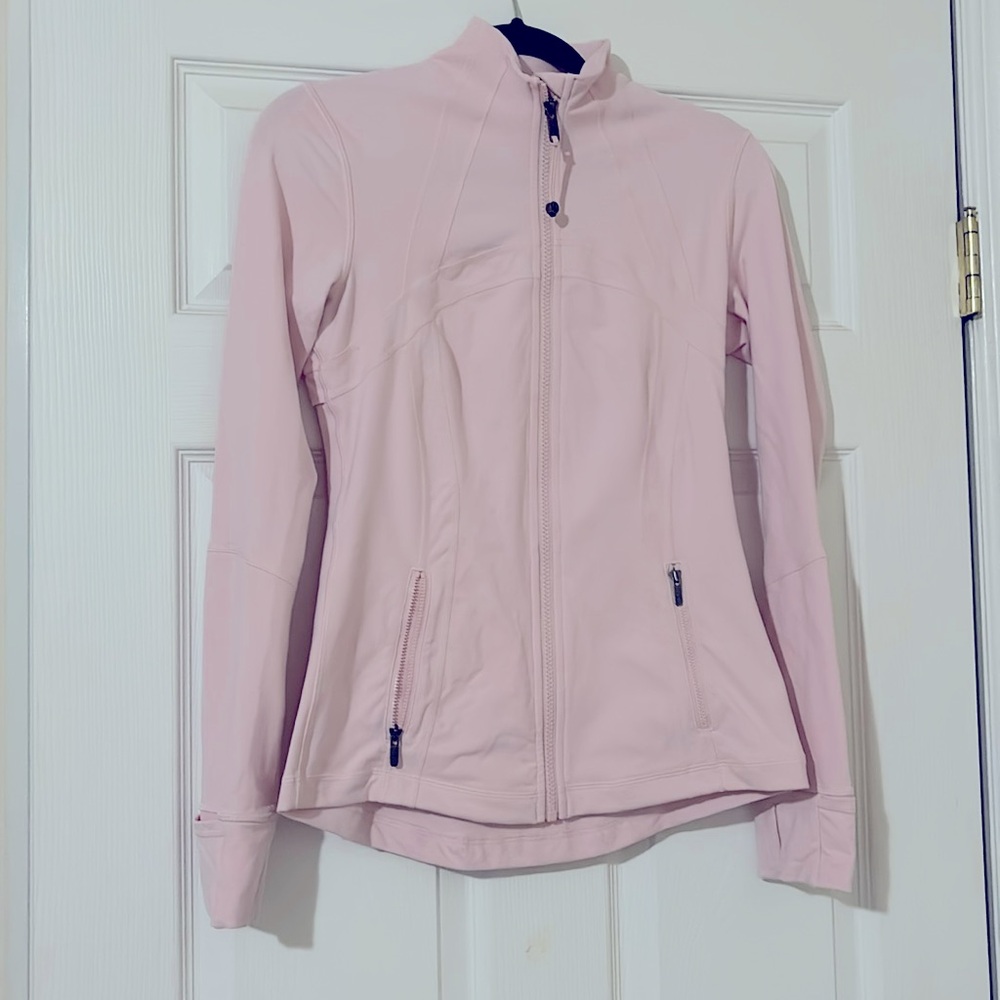 Light pink lulu lemon define jacket 🎀.